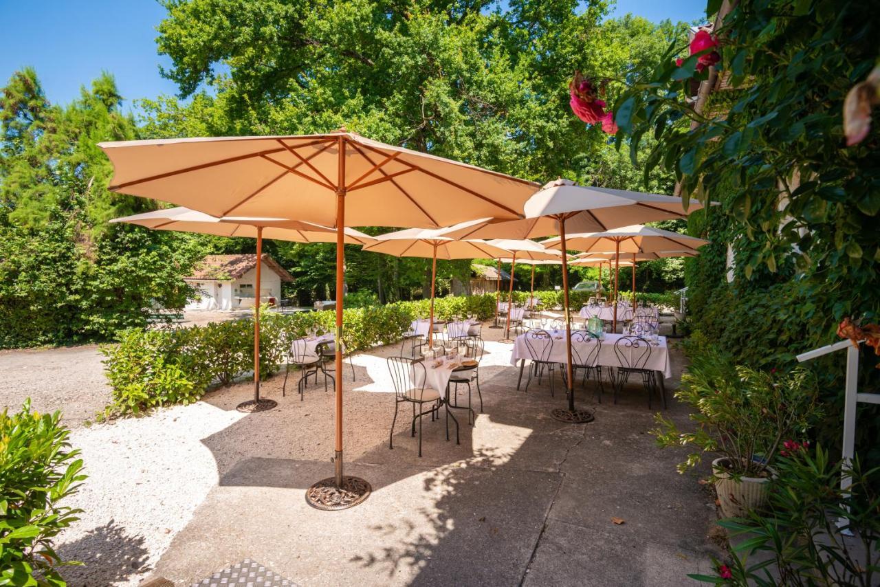 Chateau Des Ayes - Chambres & Suites Saint-Etienne-de-Saint-Geoirs Экстерьер фото