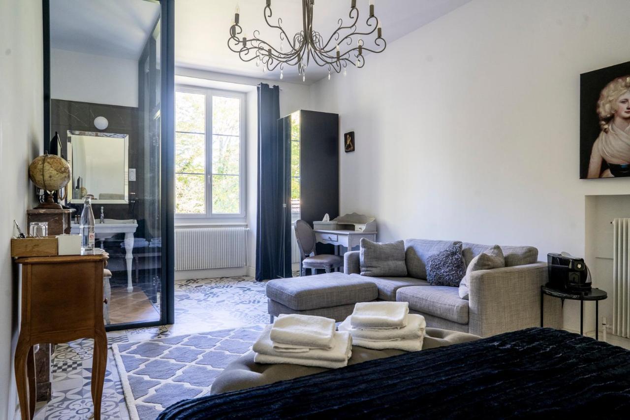 Chateau Des Ayes - Chambres & Suites Saint-Etienne-de-Saint-Geoirs Экстерьер фото